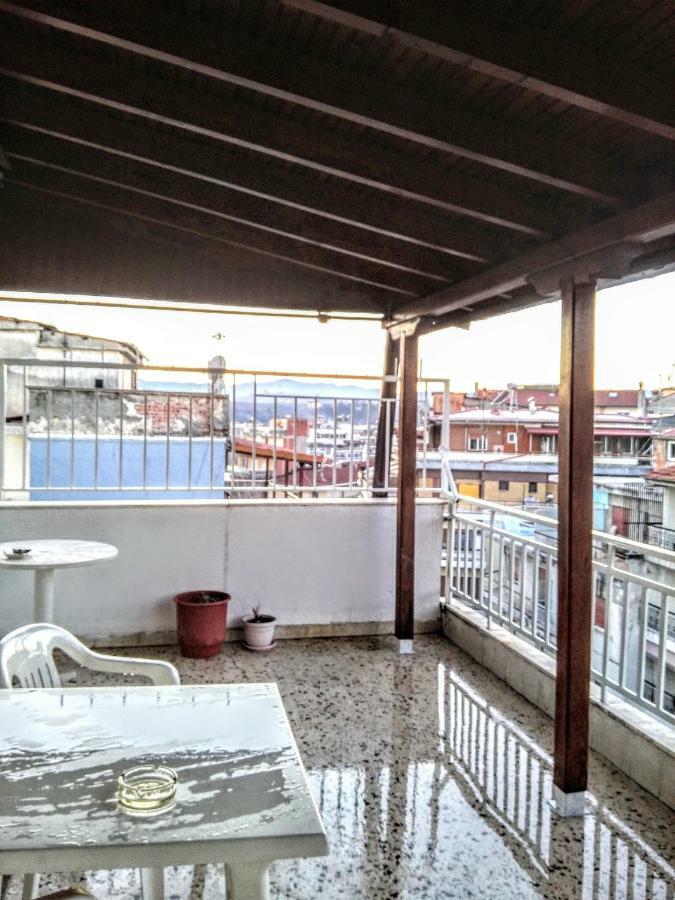 Traditional Penthouse With Mountain View Daire