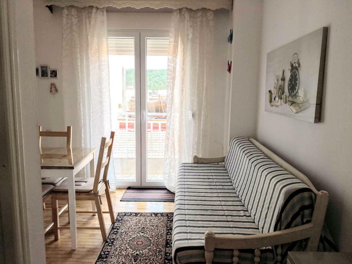 Traditional Penthouse With Mountain View Daire *